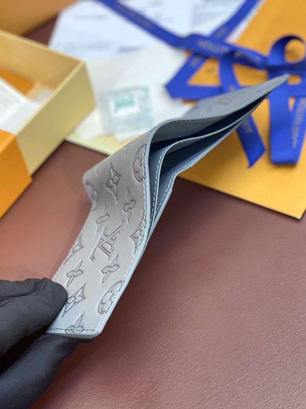LOUIS VUITTON モノグラムシャドウ ポルトフォイユミュルティプル M81383 グレー 二つ折り財布 超N品 - 画像 (6)