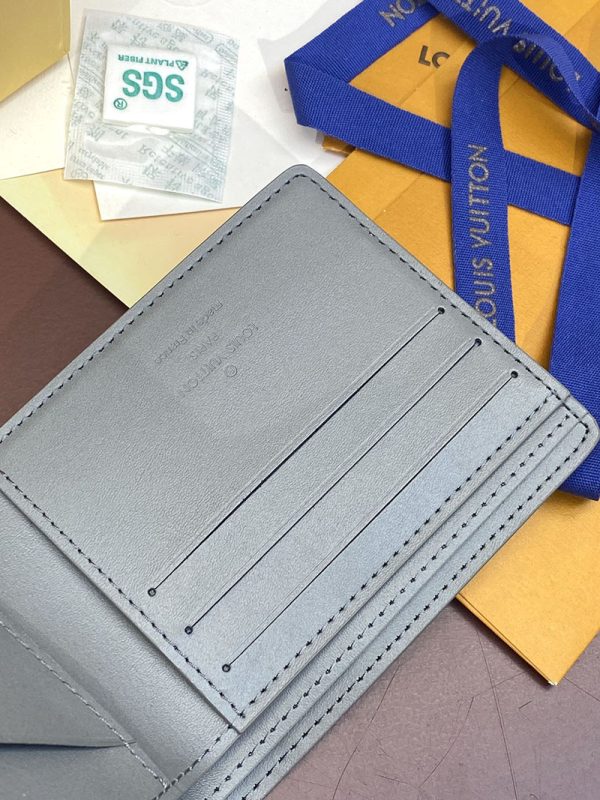 LOUIS VUITTON モノグラムシャドウ ポルトフォイユミュルティプル M81383 グレー 二つ折り財布 超N品 - 画像 (4)