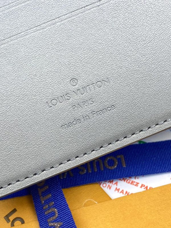 LOUIS VUITTON モノグラムシャドウ ポルトフォイユミュルティプル M81383 グレー 二つ折り財布 超N品 - 画像 (3)