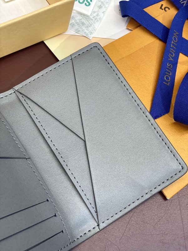 LOUIS VUITTON カードケース M81382 モノグラム・シャドウレザー グレー GRIS ANTHRACITE 超N品 - 画像 (5)