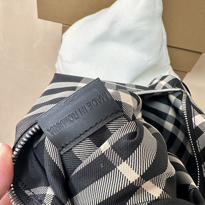 Burberry バーバリー チェック ベルトバッグ 80937801 ブラック/キャラコ 超N品 バーバリー ベルトバッグ メンズ - 画像 (3)