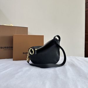 バーバリー バッグ 激安