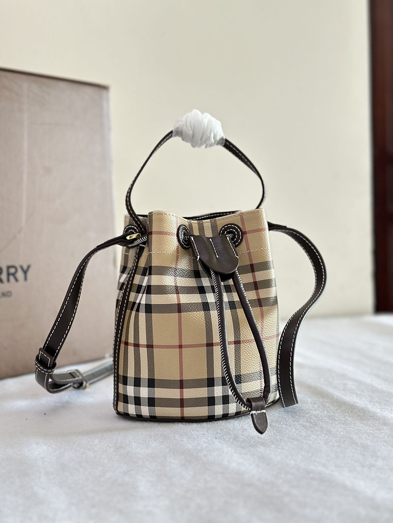 Burberry バーバリー ミニ チェック バケットバッグ アーカイブベージュ/ミリタリー 81004881 レディース バーバリー バッグ 斜めがけ - 画像 (9)