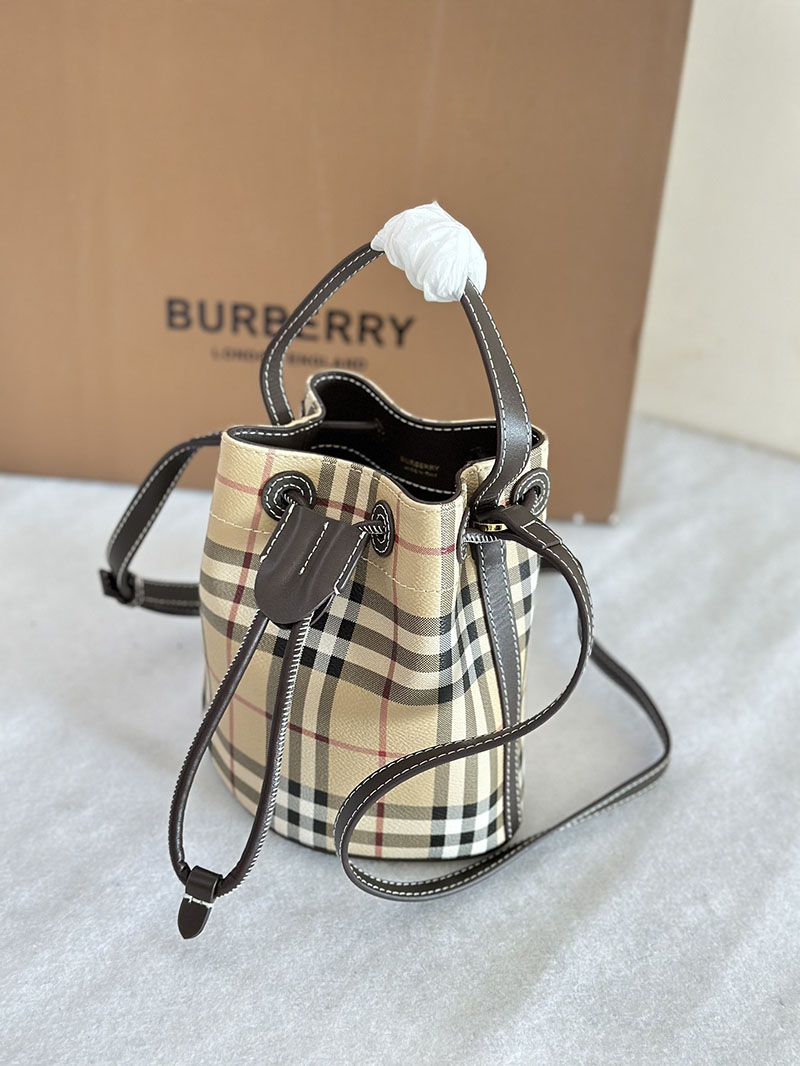 Burberry バーバリー ミニ チェック バケットバッグ アーカイブベージュ/ミリタリー 81004881 レディース バーバリー バッグ 斜めがけ - 画像 (8)
