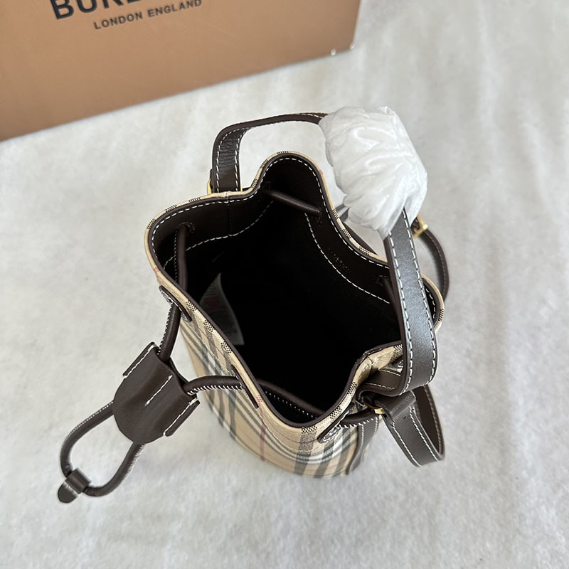 Burberry バーバリー ミニ チェック バケットバッグ アーカイブベージュ/ミリタリー 81004881 レディース バーバリー バッグ 斜めがけ - 画像 (3)