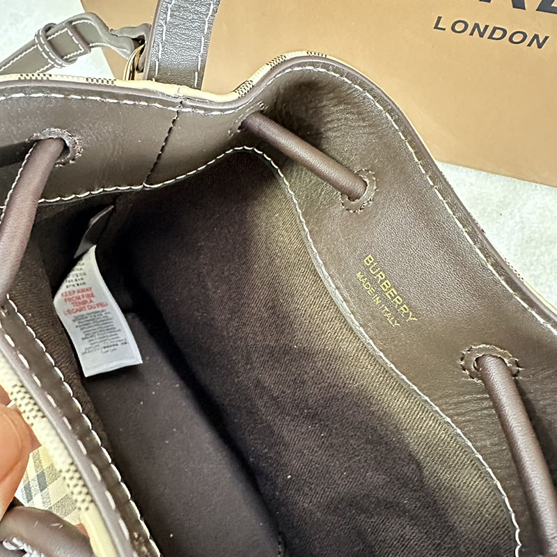 Burberry バーバリー ミニ チェック バケットバッグ アーカイブベージュ/ミリタリー 81004881 レディース バーバリー バッグ 斜めがけ - 画像 (2)