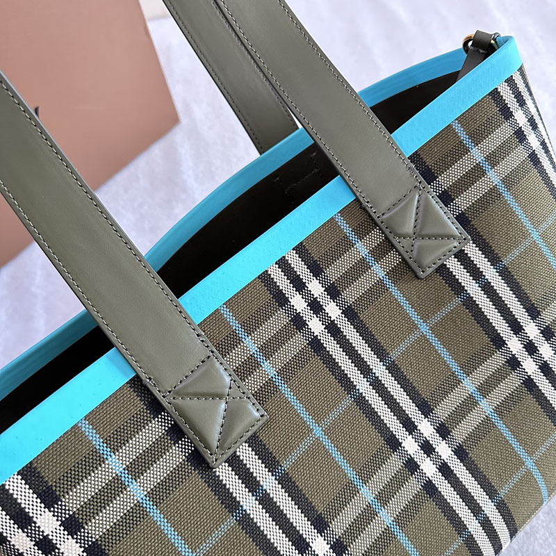 レディース バーバリー トートバッグ Burberry バーバリー ロンドン スモール トートバッグ 2521613 グリーン オリーブグリーン - 画像 (4)