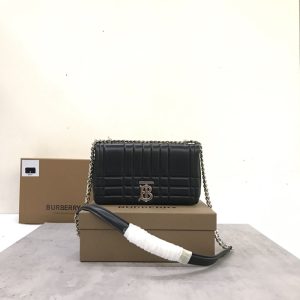 バーバリー ローラバッグ