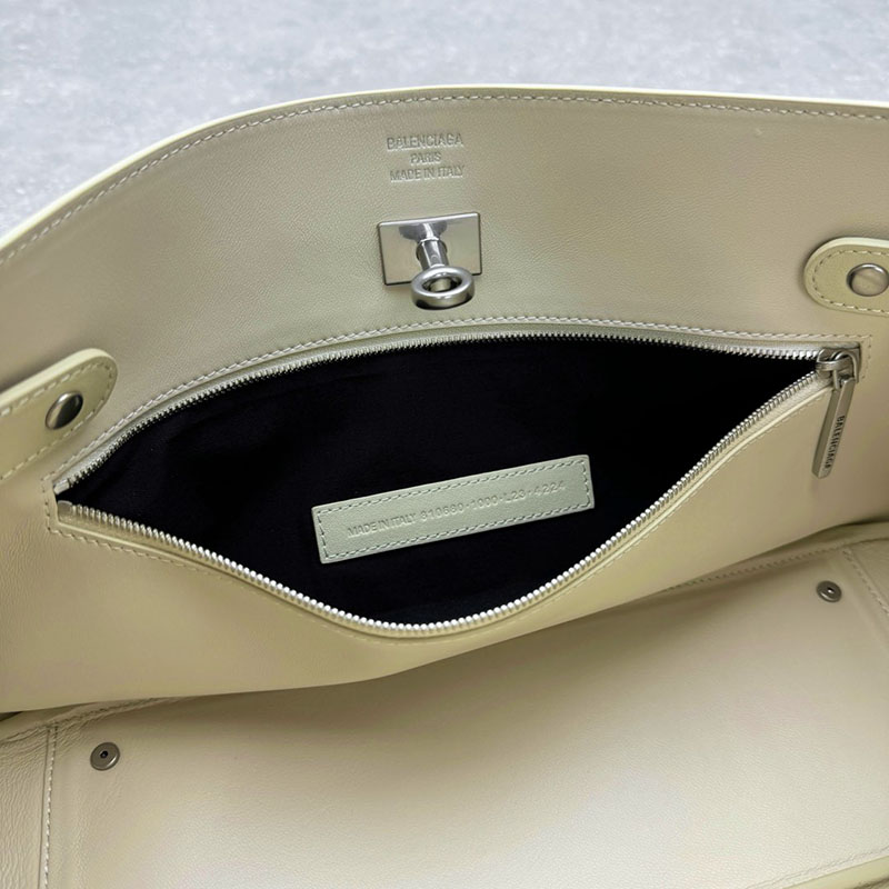 バレンシアガ アウトレット BALENCIAGA Bel Air ショルダーバッグ スモール 8106802ABAW9723 ソヤ カーフスキン バレンシアガ バッグ アウトレット - 画像 (3)