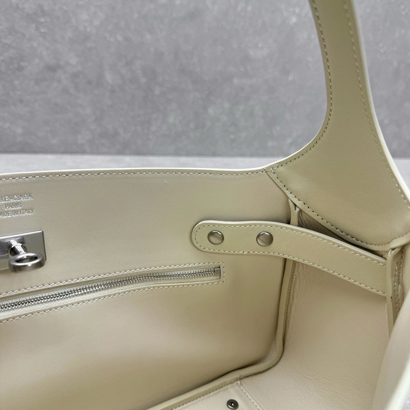 バレンシアガ アウトレット BALENCIAGA Bel Air ショルダーバッグ スモール 8106802ABAW9723 ソヤ カーフスキン バレンシアガ バッグ アウトレット - 画像 (2)