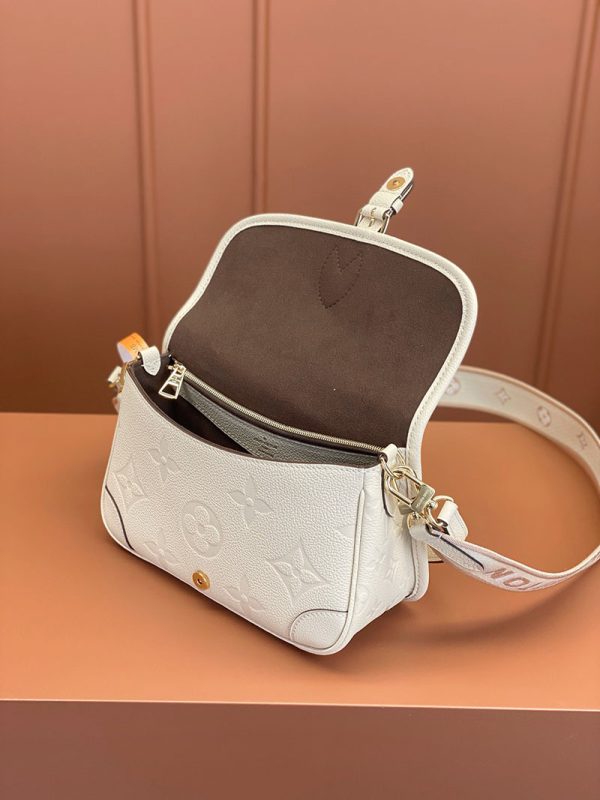 逸品 ルイヴィトン M46388 ディアヌ ショルダーバッグ クリームベージュ LOUIS VUITTON ルイヴィトン ショルダーバッグ 人気 - 画像 (8)