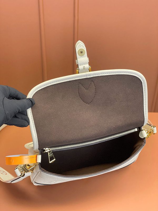 逸品 ルイヴィトン M46388 ディアヌ ショルダーバッグ クリームベージュ LOUIS VUITTON ルイヴィトン ショルダーバッグ 人気 - 画像 (5)