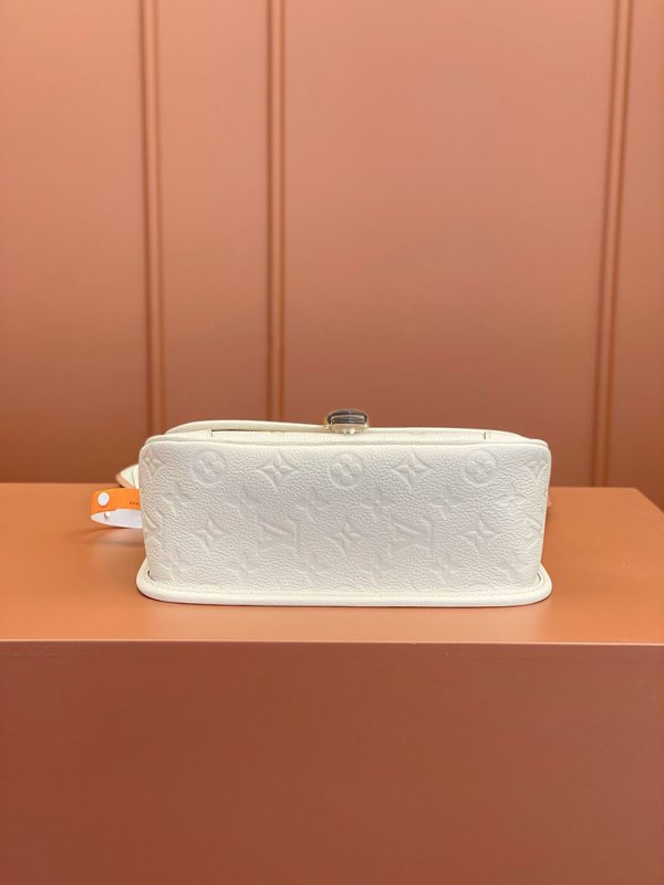 逸品 ルイヴィトン M46388 ディアヌ ショルダーバッグ クリームベージュ LOUIS VUITTON ルイヴィトン ショルダーバッグ 人気 - 画像 (2)