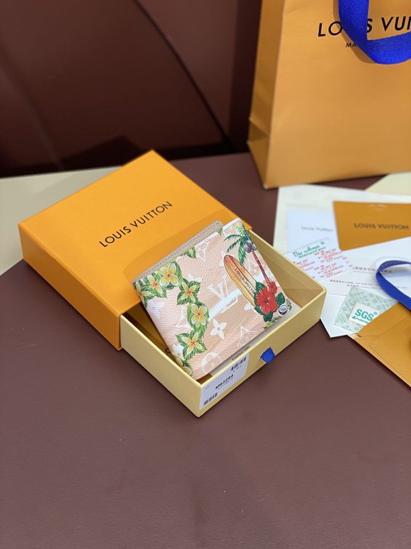 ルイヴィトン 財布 二つ折り 小銭入れあり