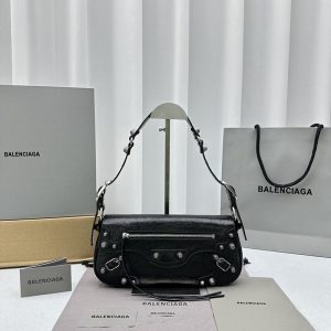 バレンシアガ バッグ アウトレット
