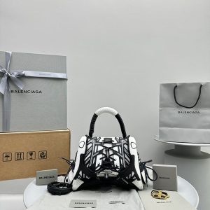 バレンシアガ バッグ アウトレット