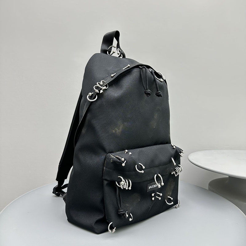 バレンシアガ アウトレット BALENCIAGA Explorer バックパック ピアーシング 5032212AAMF1000 ブラック ポリアミド バレンシアガリュックコーデ - 画像 (9)