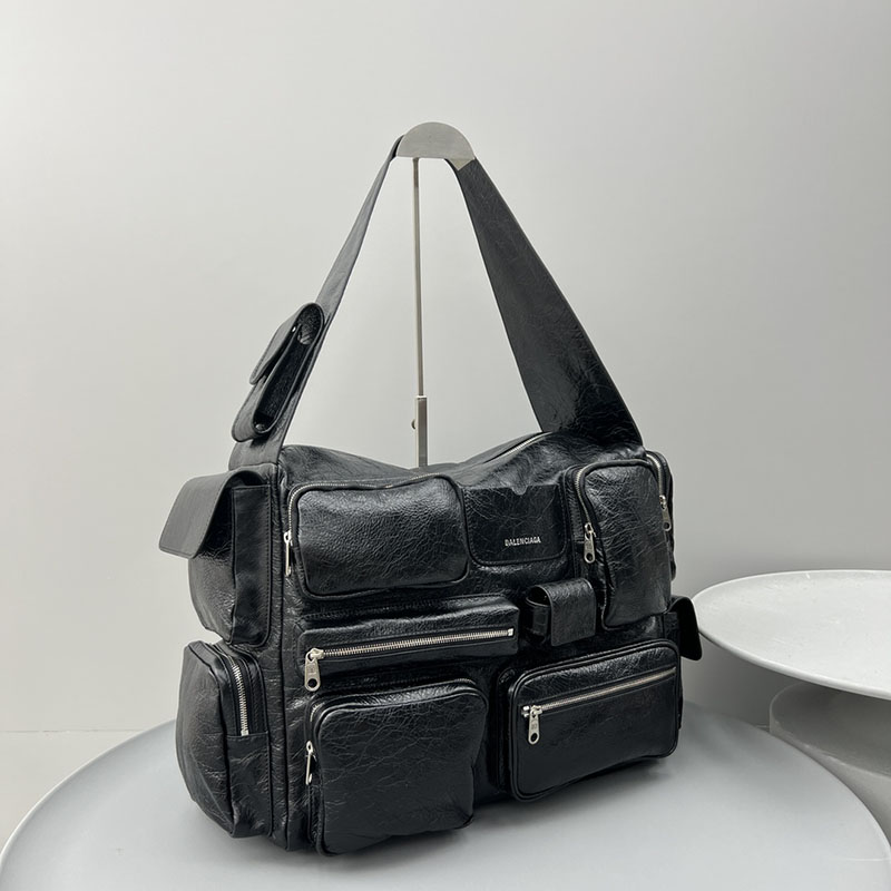 バレンシアガ アウトレット BALENCIAGA Superbusy ラージ スリングバッグ 702168210C81000 ブラック ラムスキン バレンシアガバッグ メンズ - 画像 (9)