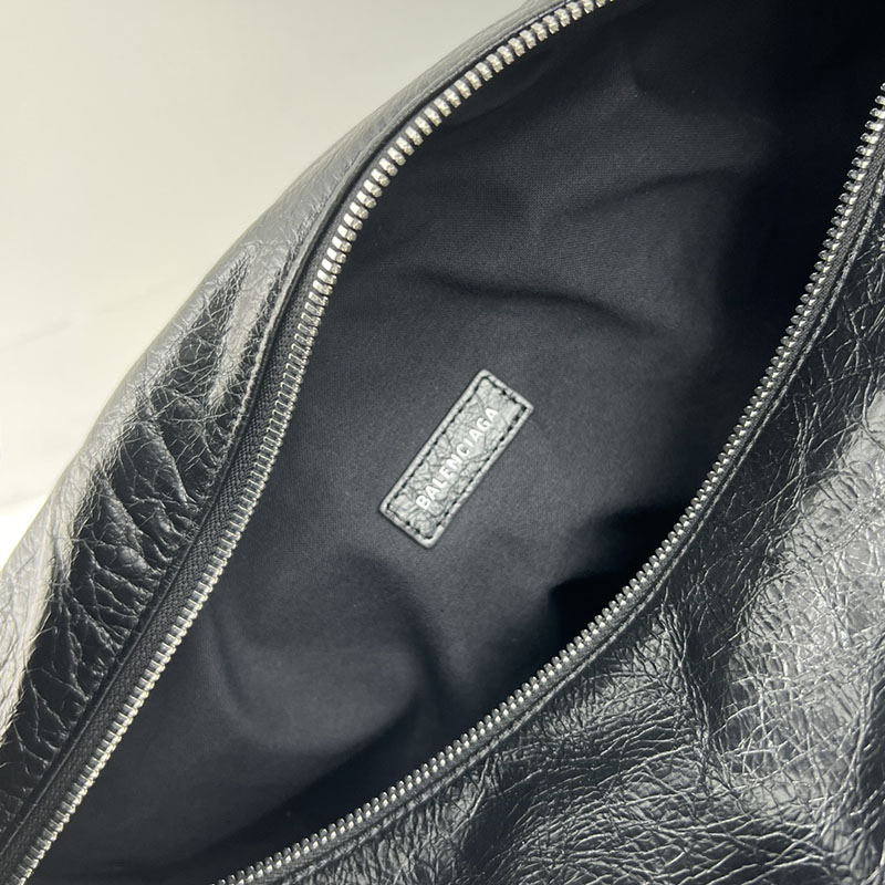 バレンシアガ アウトレット BALENCIAGA Superbusy ラージ スリングバッグ 702168210C81000 ブラック ラムスキン バレンシアガバッグ メンズ - 画像 (2)