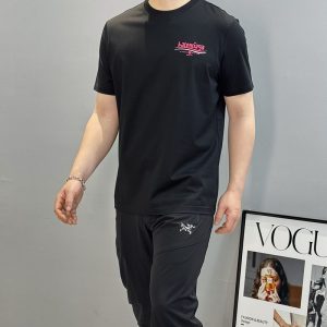 バレンシアガ tシャツ アウトレット
