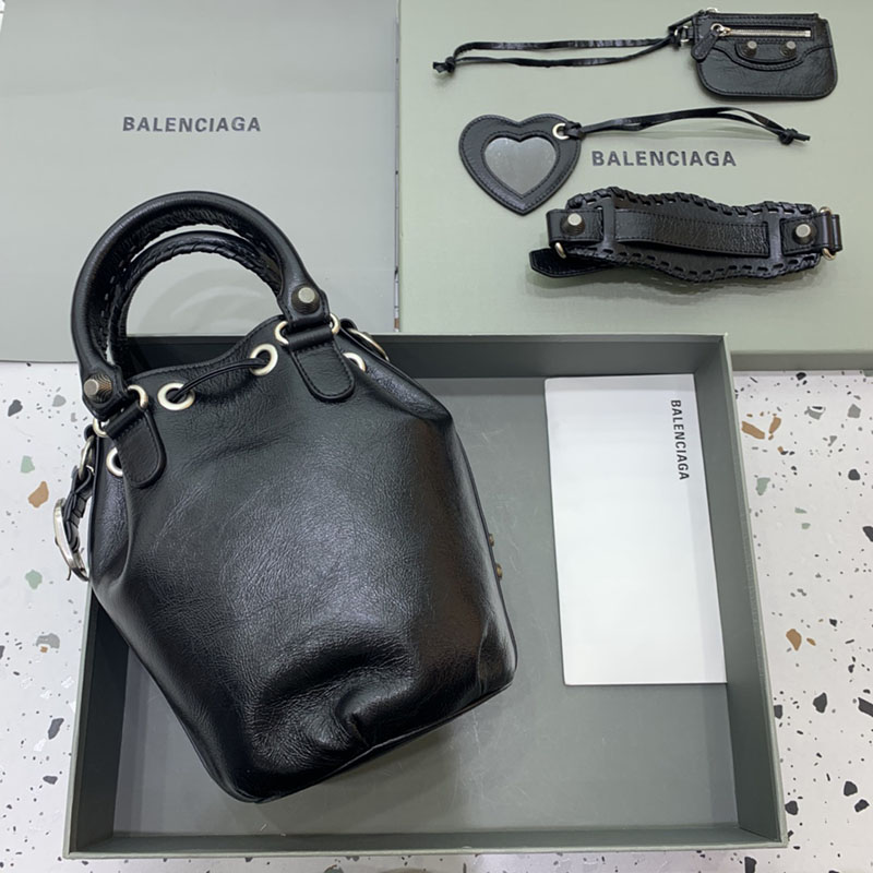 バレンシアガ アウトレット BALENCIAGA ルカゴールXS バゲットバッグ 7024321VG9Y1000 ブラック ラムスキン バレンシアガ バッグ アウトレット - 画像 (8)