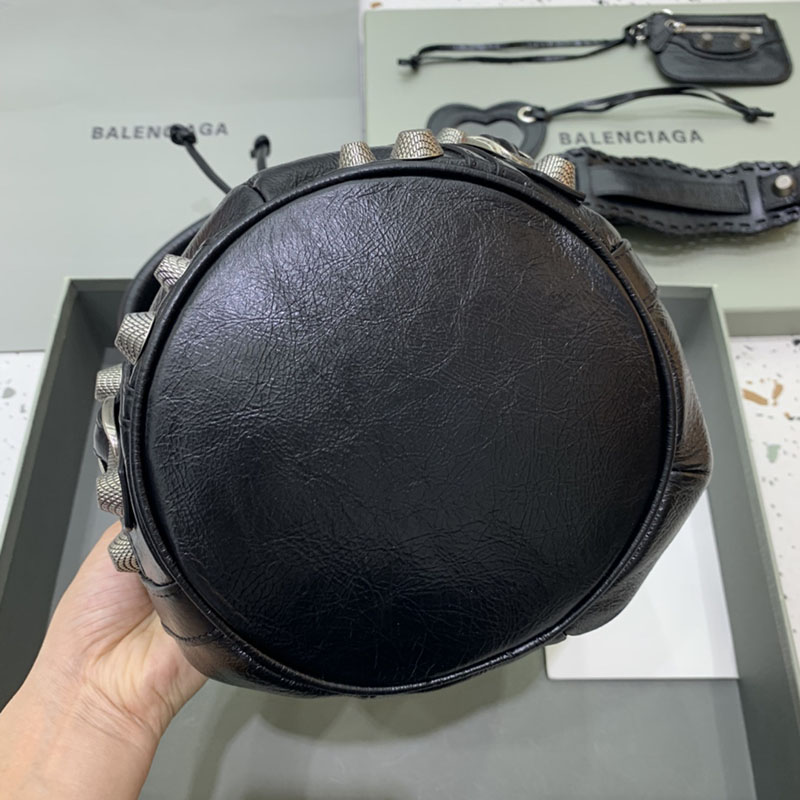 バレンシアガ アウトレット BALENCIAGA ルカゴールXS バゲットバッグ 7024321VG9Y1000 ブラック ラムスキン バレンシアガ バッグ アウトレット - 画像 (5)