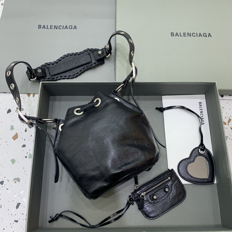 バレンシアガ アウトレット BALENCIAGA LE CAGOLE XSバケットBAG 7024311VG9Y1000 ブラック ラムスキン バレンシアガ バッグ アウトレット - 画像 (8)