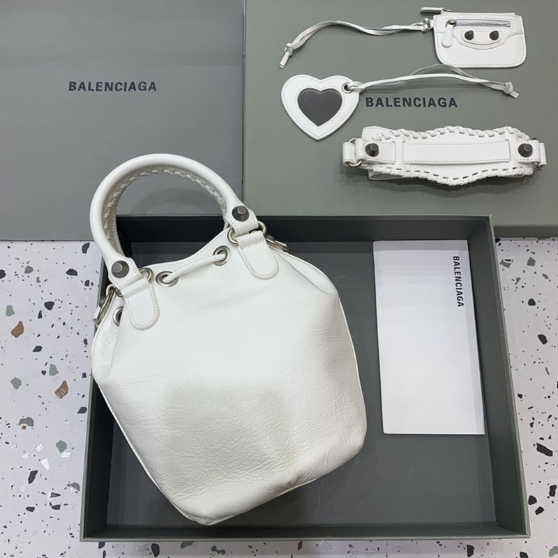バレンシアガ アウトレット BALENCIAGA ルカゴールXS バゲットバッグ 7024321VG9Y9104 ホワイト ラムスキン バレンシアガ バッグ アウトレット - 画像 (8)