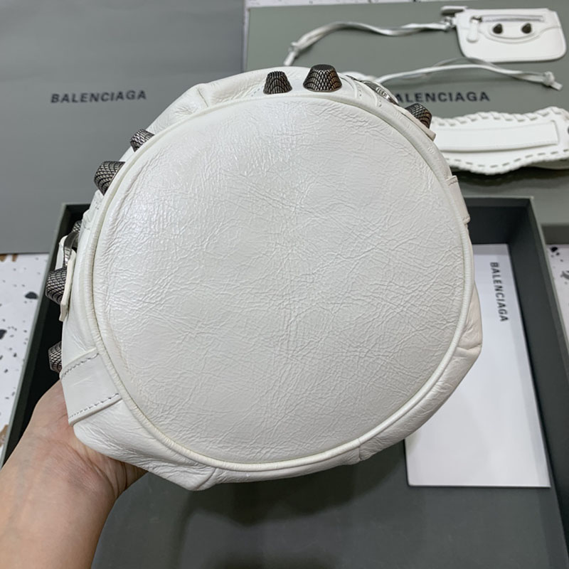 バレンシアガ アウトレット BALENCIAGA ルカゴールXS バゲットバッグ 7024321VG9Y9104 ホワイト ラムスキン バレンシアガ バッグ アウトレット - 画像 (5)