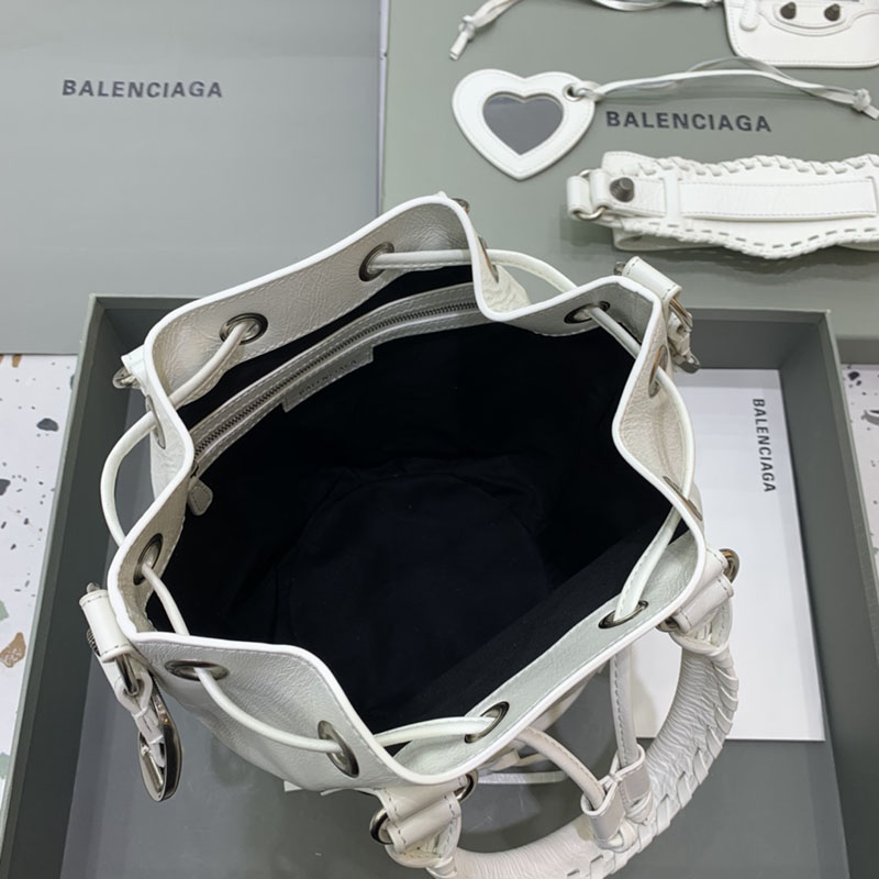 バレンシアガ アウトレット BALENCIAGA ルカゴールXS バゲットバッグ 7024321VG9Y9104 ホワイト ラムスキン バレンシアガ バッグ アウトレット - 画像 (3)