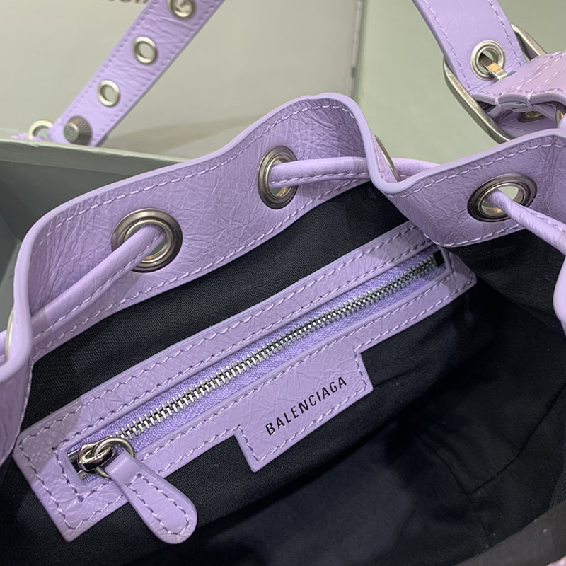 バレンシアガ アウトレット BALENCIAGA LE CAGOLE XSバケットBAG 7024311VG9Y5306 ライトパープル ラムスキン バレンシアガ バッグ アウトレット - 画像 (3)