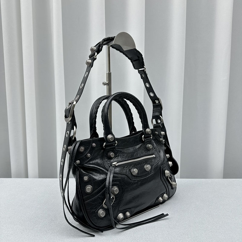 バレンシアガ アウトレット BALENCIAGA NEO CAGOLE XS クリスタル 751523210BK1000 ブラック ラムスキン バレンシアガ シティ 芸能人 - 画像 (9)