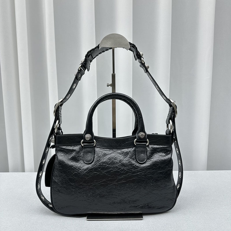 バレンシアガ アウトレット BALENCIAGA NEO CAGOLE XS クリスタル 751523210BK1000 ブラック ラムスキン バレンシアガ シティ 芸能人 - 画像 (8)