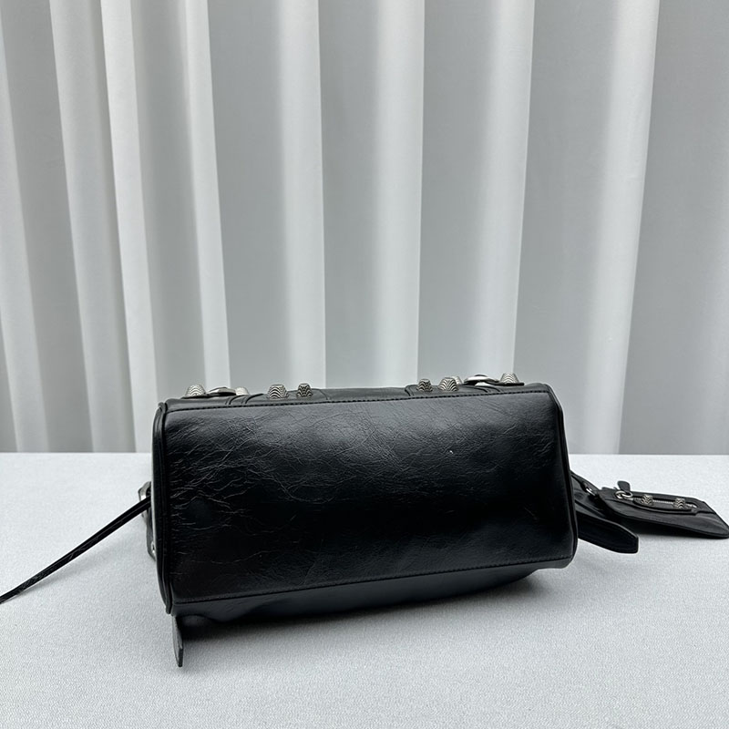 バレンシアガ アウトレット BALENCIAGA LE CAGOLE ミディアムダッフル 7433831VG9Y1000 ブラック ラムスキン バレンシアガ シティ 流行 - 画像 (7)