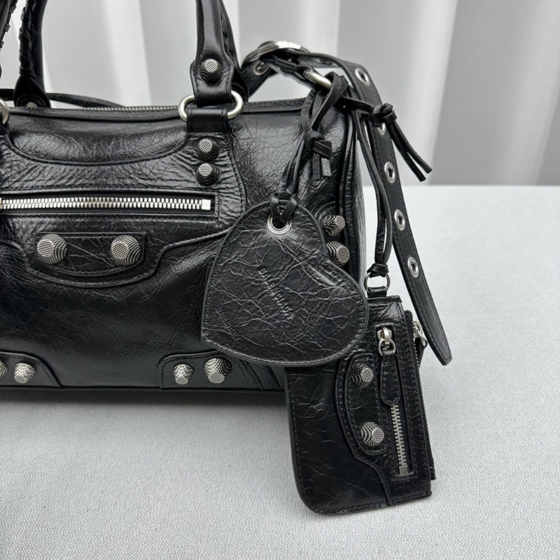 バレンシアガ アウトレット BALENCIAGA LE CAGOLE ミディアムダッフル 7433831VG9Y1000 ブラック ラムスキン バレンシアガ シティ 流行 - 画像 (6)