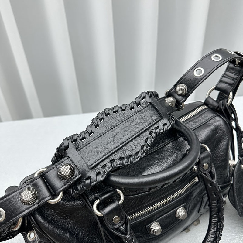 バレンシアガ アウトレット BALENCIAGA LE CAGOLE ミディアムダッフル 7433831VG9Y1000 ブラック ラムスキン バレンシアガ シティ 流行 - 画像 (5)