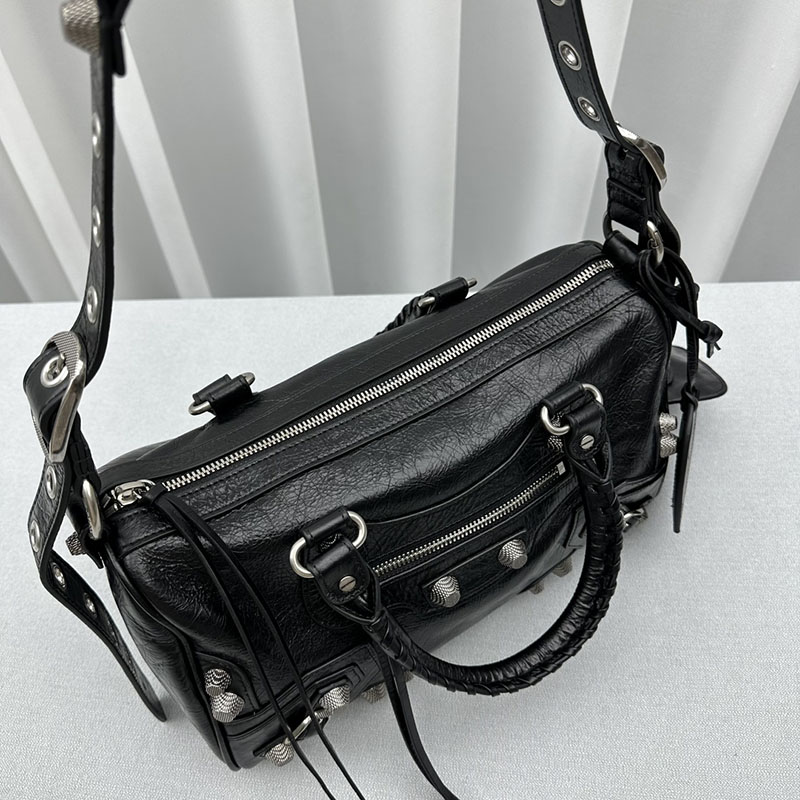 バレンシアガ アウトレット BALENCIAGA LE CAGOLE ミディアムダッフル 7433831VG9Y1000 ブラック ラムスキン バレンシアガ シティ 流行 - 画像 (4)