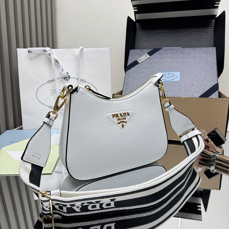 プラダ アウトレット PRADA ソフトレザー トライアングル ロゴメタル 斜め掛け 1BH193 2DKV F097W ビアンコ H品 プラダ 斜めがけバッグ レディース - 画像 (8)