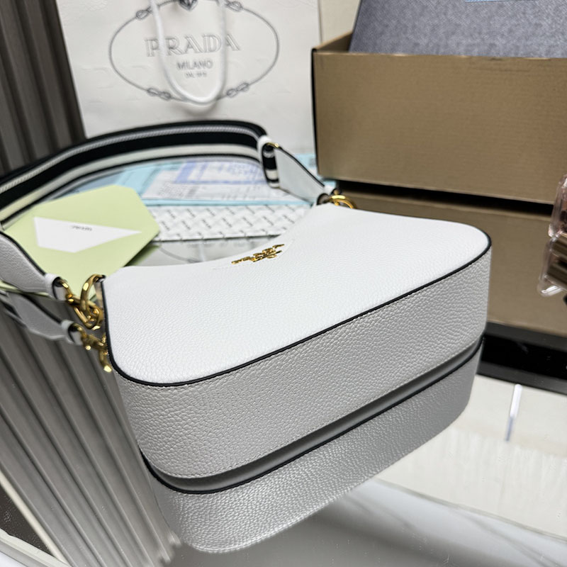 プラダ アウトレット PRADA ソフトレザー トライアングル ロゴメタル 斜め掛け 1BH193 2DKV F097W ビアンコ H品 プラダ 斜めがけバッグ レディース - 画像 (7)