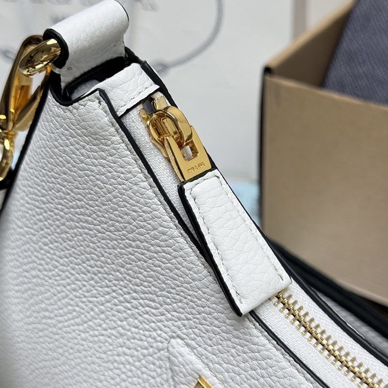 プラダ アウトレット PRADA ソフトレザー トライアングル ロゴメタル 斜め掛け 1BH193 2DKV F097W ビアンコ H品 プラダ 斜めがけバッグ レディース - 画像 (4)
