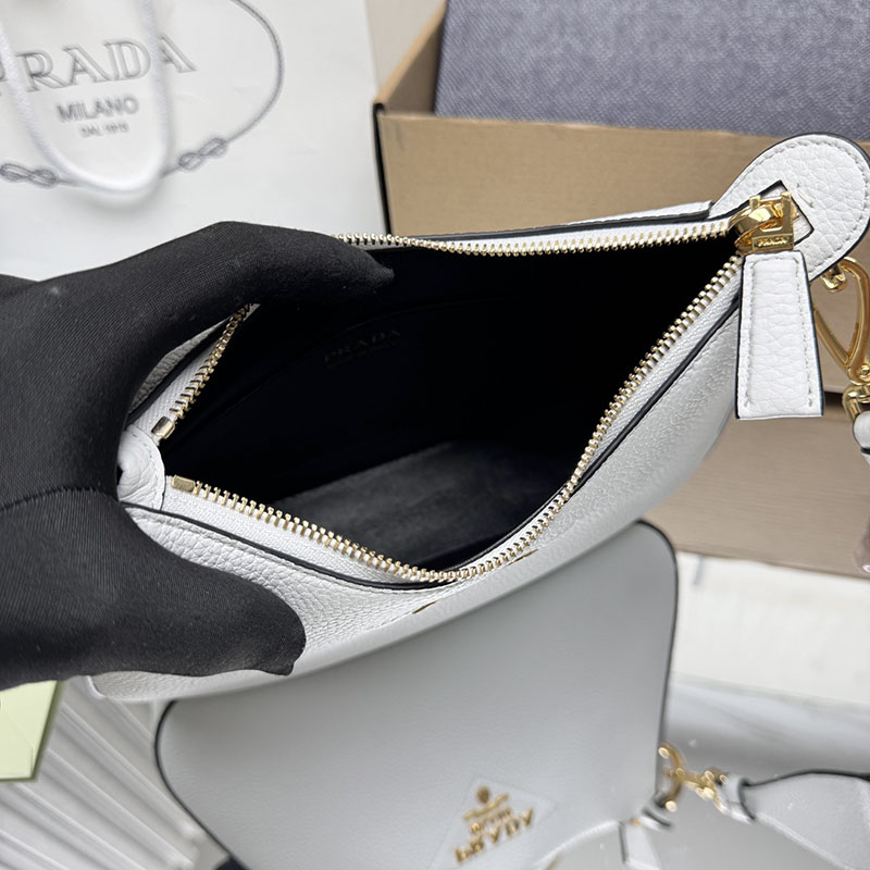 プラダ アウトレット PRADA ソフトレザー トライアングル ロゴメタル 斜め掛け 1BH193 2DKV F097W ビアンコ H品 プラダ 斜めがけバッグ レディース - 画像 (3)