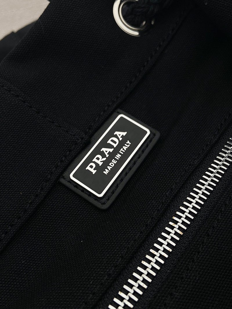 プラダ アウトレット PRADA キャンバス ドローストリング ダッフルバッグ 2VY011_2CYA_F0002_V_OOO ブラック H品 プラダ メンズバッグ アウトレット - 画像 (2)