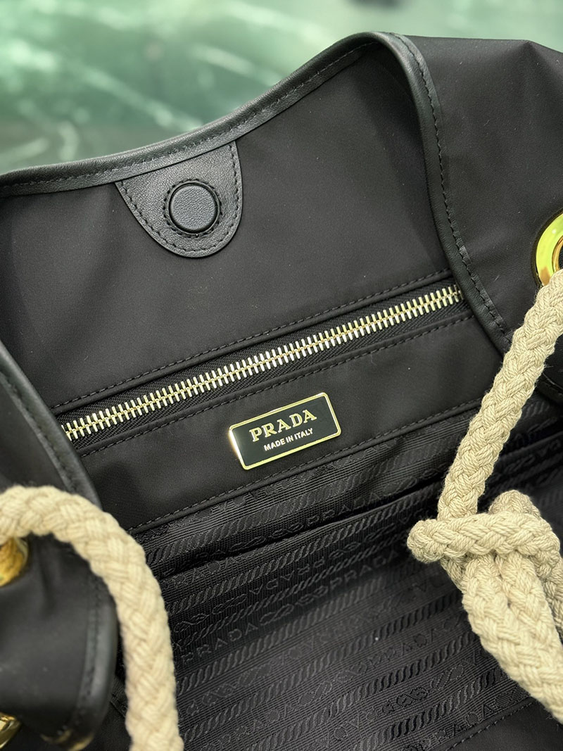 プラダ アウトレット PRADA ロゴ Re-Nylon ショッピングバッグ 1BC244_2HG8_F0002_V_OOO ブラック H品 プラダ ショルダーバッグ 人気 - 画像 (2)