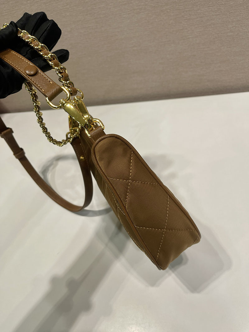プラダ アウトレット PRADA ミニバッグ Re-Edition 1995 シェーヌ 1BC204_QOO2_AOS_F0134 ブラウン H品 プラダ ショルダーバッグ 人気 - 画像 (5)