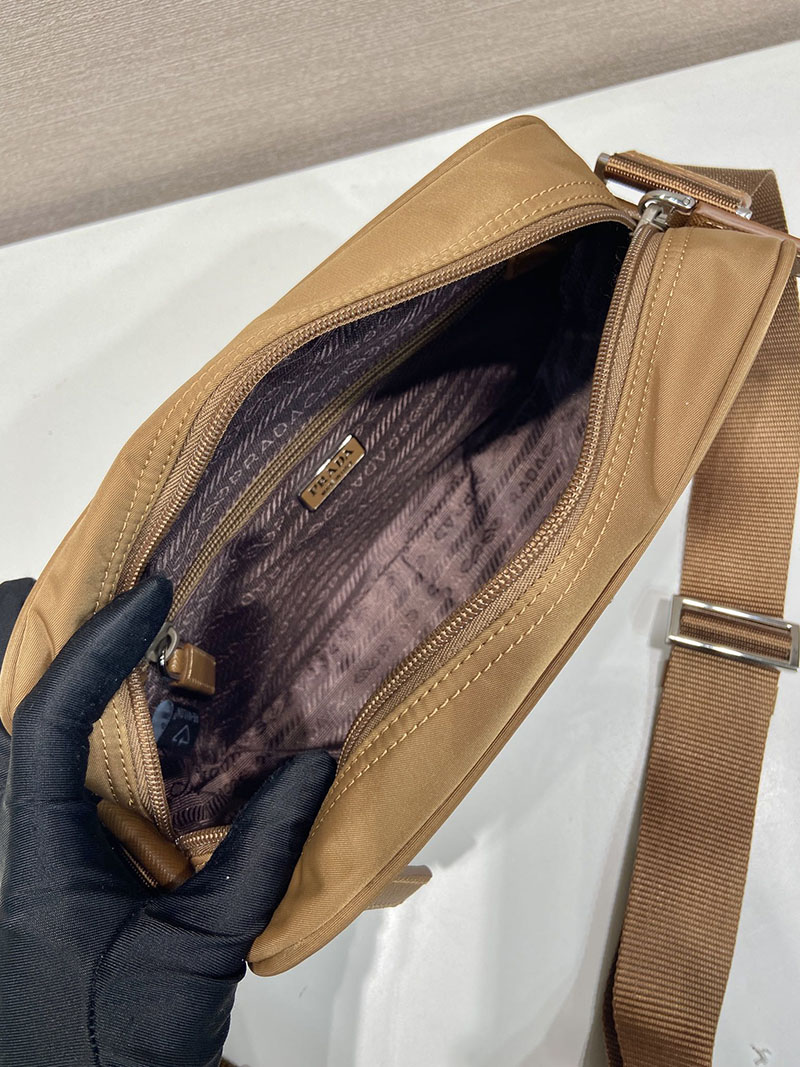 プラダ アウトレット PRADA Re-Nylon ショルダーバッグ 1BC167_RV44_F0046_V_B1M ブラウン H品 プラダ ショルダーバッグ メンズ 人気 - 画像 (3)