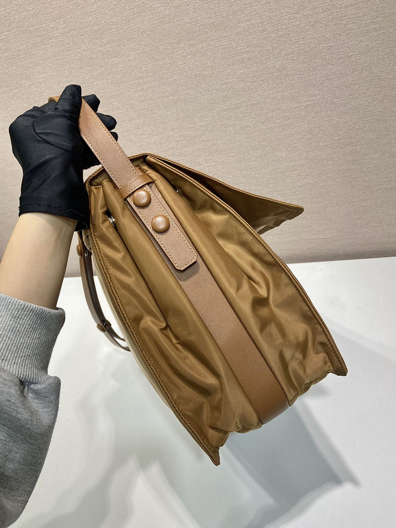 プラダ アウトレット PRADA Re-Nylon ラージ パデッド 1BD256_RDLN_F0134_V_OOO ブランデー H品 レディース プラダ ショルダーバッグ - 画像 (5)