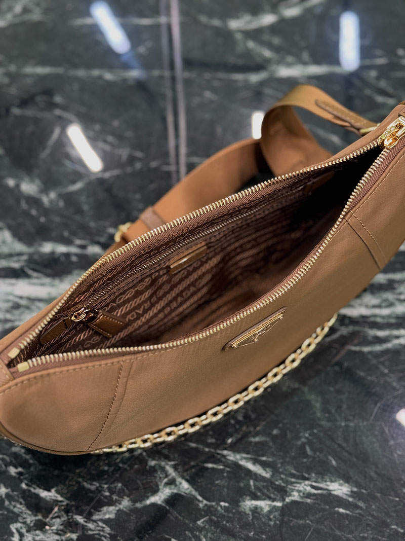 プラダ アウトレット PRADA ドゥミ・リュンヌ Re-Nylon ショルダーバッグ 1BH222_R064_F0040_V_NOO ベージュ H品 レディース プラダ ショルダーバッグ - 画像 (3)