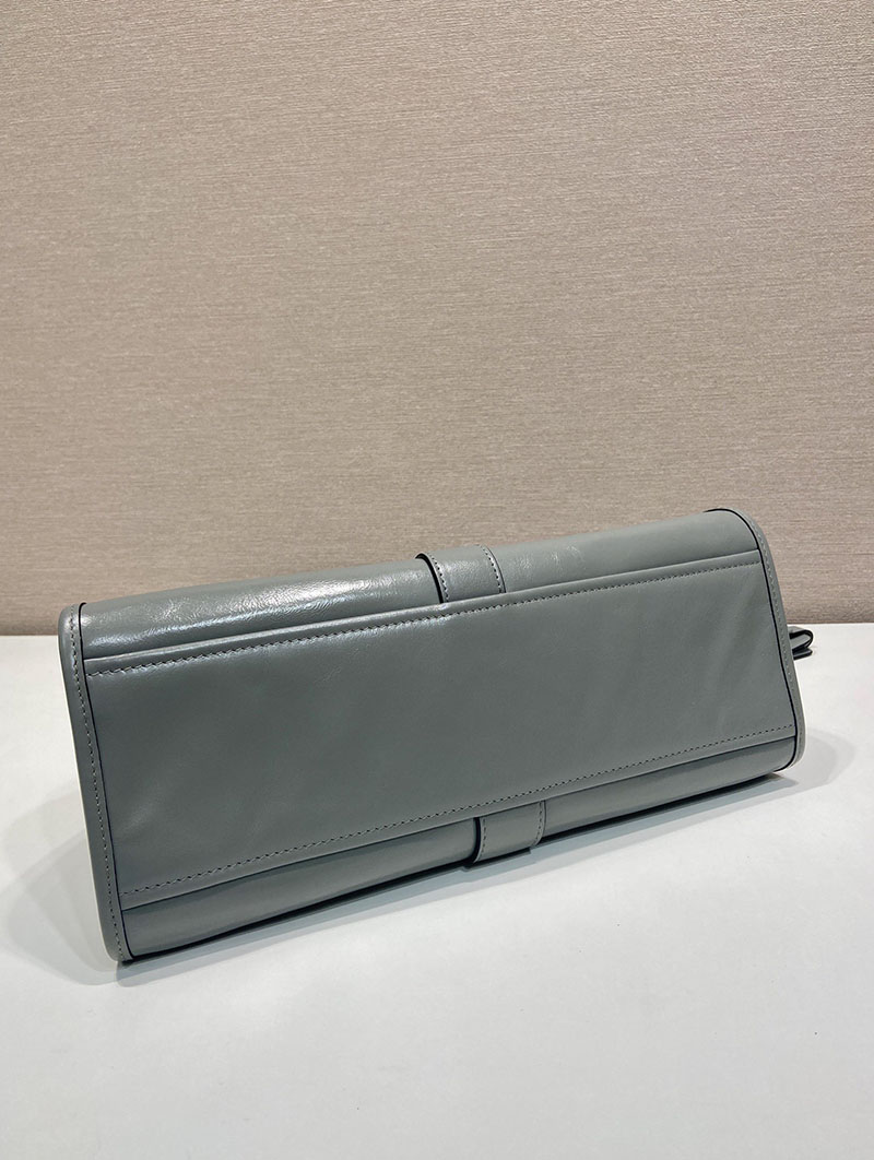 プラダ アウトレット PRADA ミディアム レザー トートバッグ 1BG563_2CYR_F0EMZ_V_OOO ライトブルー H品 プラダ バッグ アウトレット店舗 - 画像 (5)