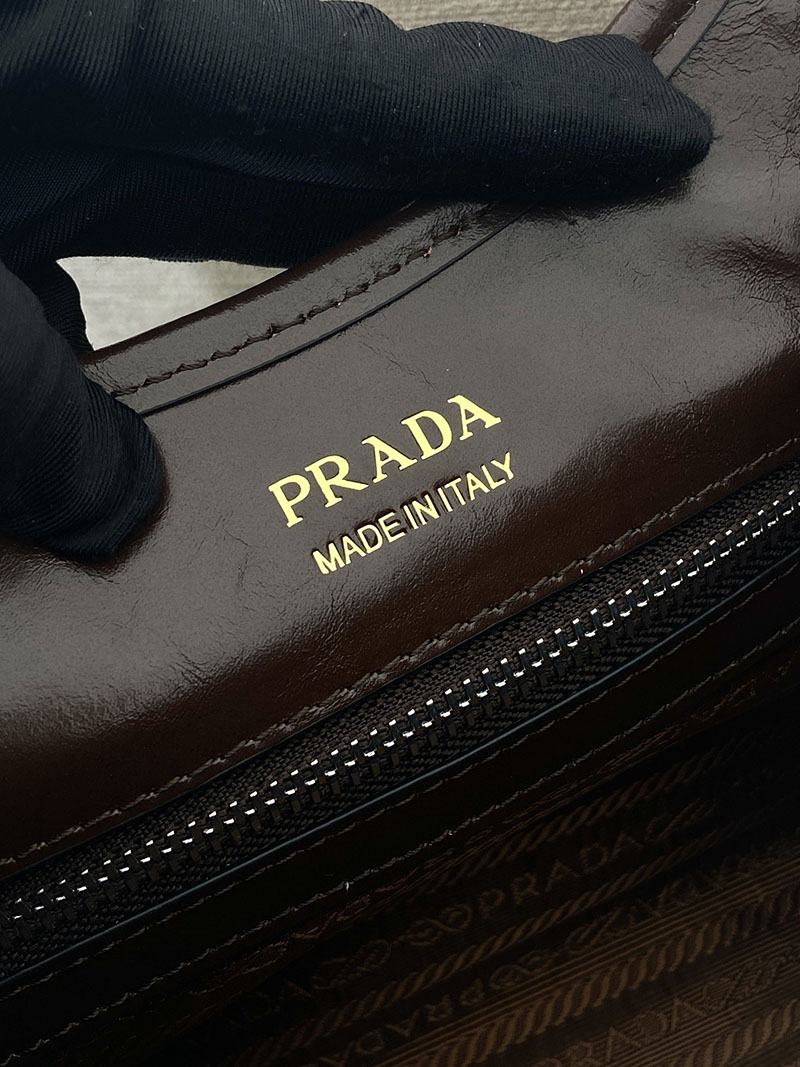プラダ アウトレット PRADA ミディアム レザー トートバッグ 1BG563_2CYR_F01D6_V_OOO ダークブラウン H品 プラダ バッグ アウトレット店舗 - 画像 (2)