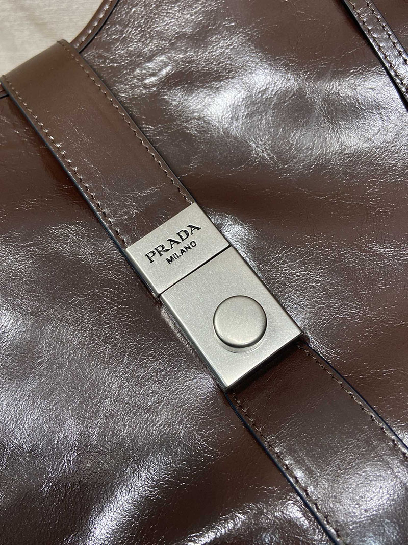 プラダ アウトレット PRADA ラージ レザー トートバッグ 1BG570_2CYR_F01D6_V_OOO ダークブラウン H品 プラダ バッグ アウトレット店舗 - 画像 (4)